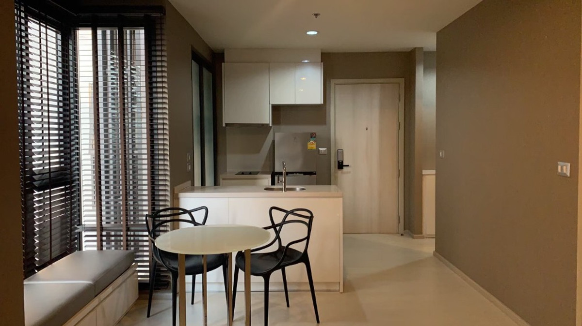 For RentCondoSukhumvit, Asoke, Thonglor : Rhythm Sukhumvit 42 🚶‍➡️0 m. to Ekamai Gateway 🏠 20 m. to BTS Ekamai