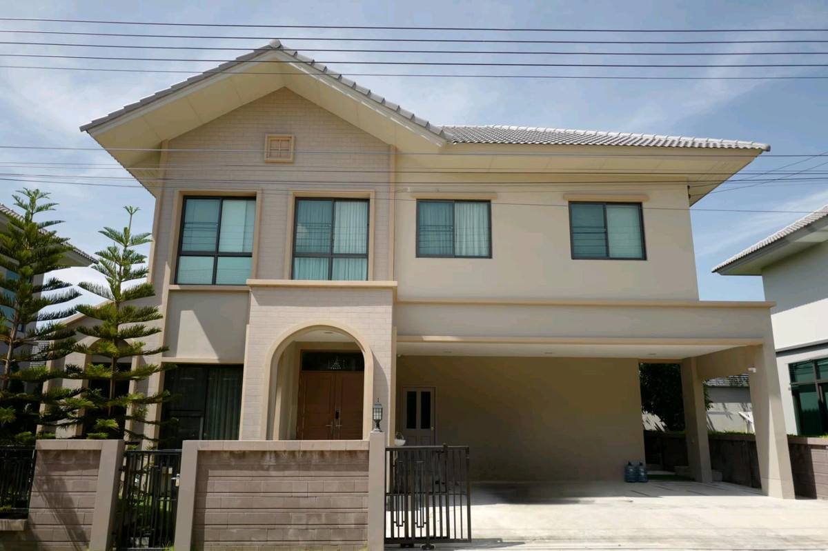 ขายบ้านปทุมธานี รังสิต ธรรมศาสตร์ : ขาย หมู่บ้าน ลัดดารมย์ ติวานนท์

บิ้วอินทุกห้อง 
แบบบ้าน Vermont ที่ดิน 60.4 ตร.วา 
พื้นที่ใช้สอย 188 ตร.ม. 
🏡4 ห้องนอน 3 ห้องน้ำ 
🚗🚗🚗3 ที่จอดรถ 

🗯ชั้น 2 จริงๆ  3 ห้องนอน แต่ทุบ 2 ห้อง รวมเป็น master bed 1 ห้อง/ กับห้องเด็กอีก 1 ห้อง  ห้องน้ำ 2  

