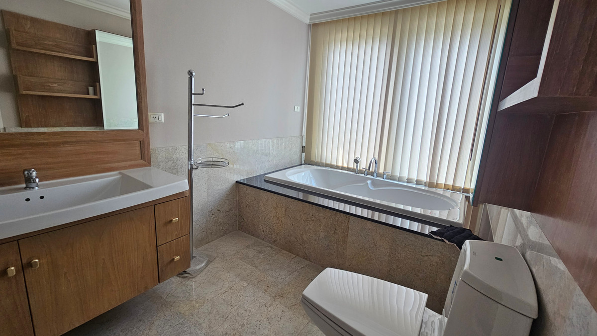 For SaleHouseRama5, Ratchapruek, Bangkruai : Single house for sale Laddarom Elegance Village, near Rama 5 Ratchaphruek Roundabout.