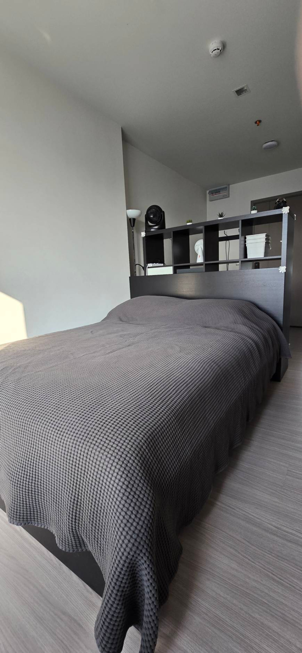 ให้เช่าคอนโดพระราม 9 เพชรบุรีตัดใหม่ RCA : ✨🏙️ให้เช่า Life Asoke Hype ห้องสวย ทำเลทอง ใกล้ MRT เพียง 300 ม. พร้อมอยู่ทันที! 🏙️✨