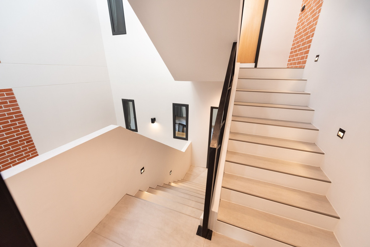 ให้เช่าอาคารพาณิชย์บางนา แบริ่ง ลาซาล : โฮมออฟฟิศ ปรับปรุงใหม่ พร้อมขาย/ให้เช่า – สุขุมวิท ย่านบางนา