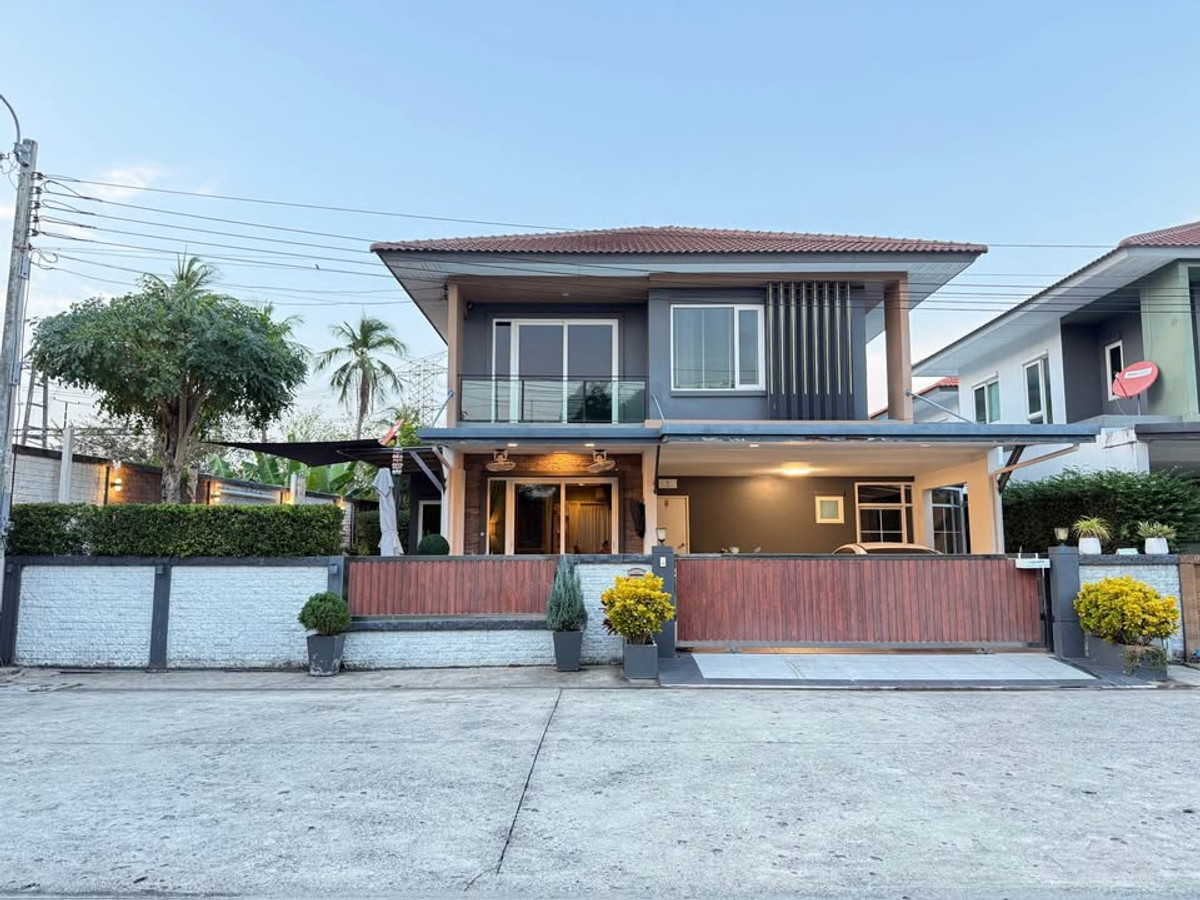 For SaleHousePattanakan, Srinakarin : K-6830 BEST DEAL🔥🔥 Urgent sale! Single house, Golden Village On Nut, Phatthanakan, ready to move in.