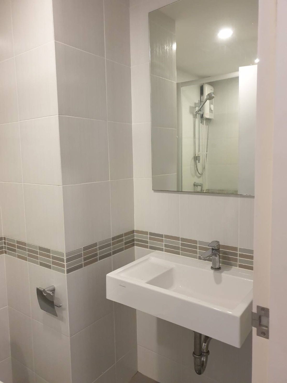 For RentCondoBangna, Bearing, Lasalle : Condo for rent, Lumpini Place Bangna Km. 3, Soi behind Central Bangna, near BTS Udomsuk / Bangna, ready to move in, very good price.