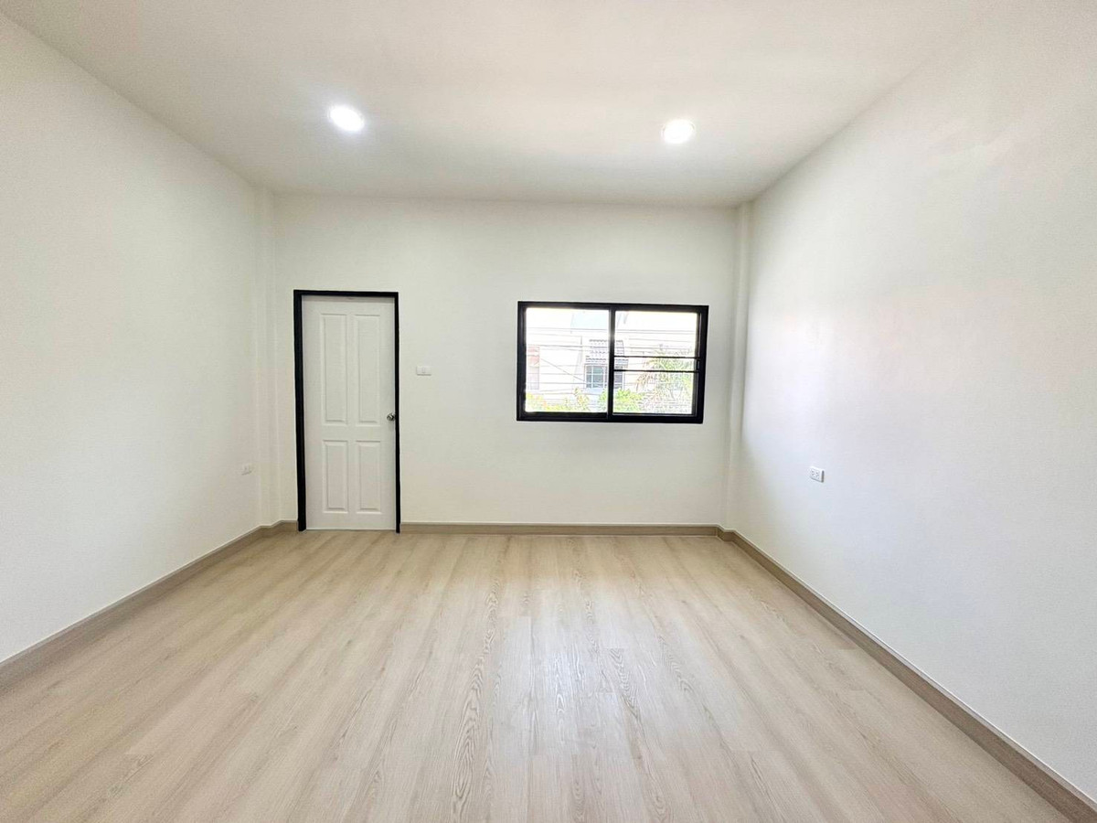 ขายทาวน์โฮมโชคชัย4 ลาดพร้าว71 : K-6833 ขายด่วน ! ทาวน์โฮม รีโนเวทใหม่ เกตุนุติการ์เด้น นาคนิวาส 38 พร้อมอยู่