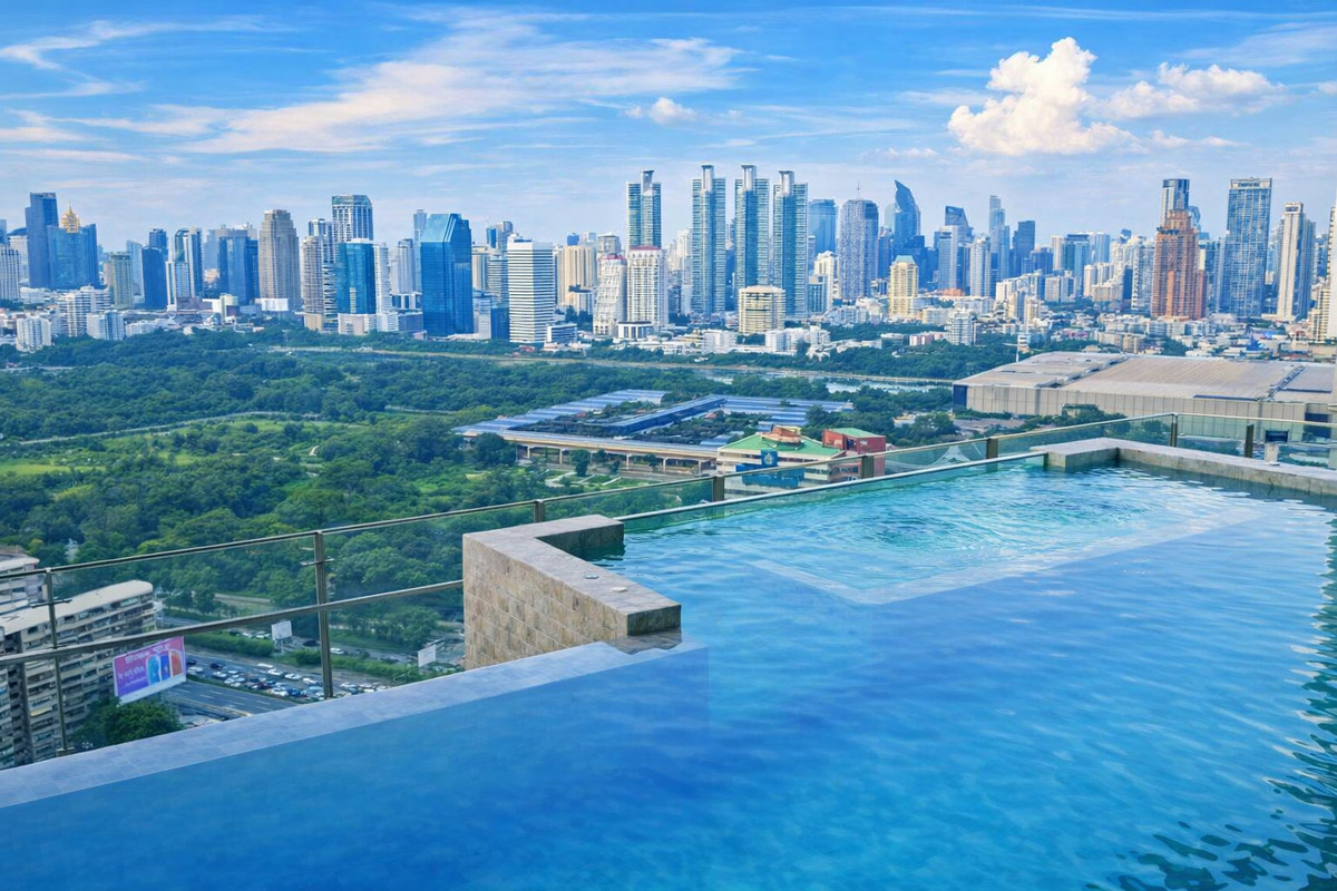 For RentCondoKhlongtoei, Kluaynamthai : Condo for rent, The Crown Residence (45 sq m.), 1 bedroom, 1 bathroom, Benjakitti Park view.