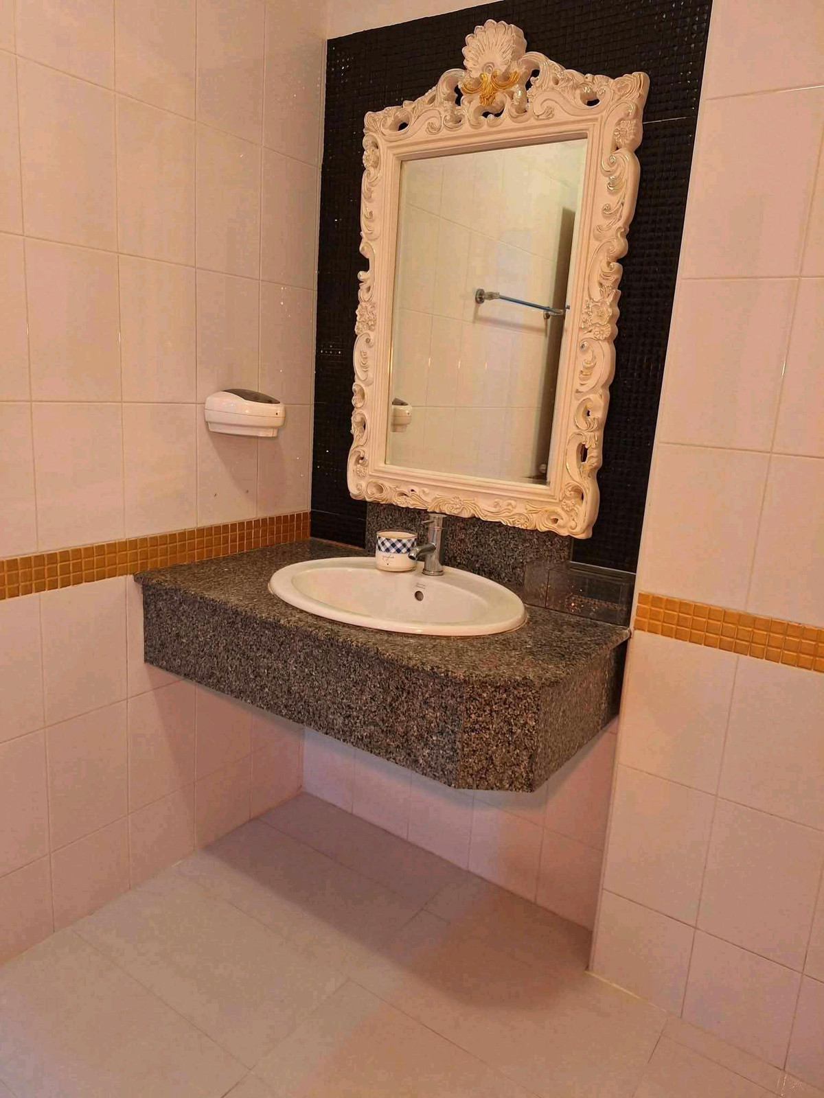 ขายบ้านลาดกระบัง สุวรรณภูมิ : ขายด่วนบ้านเดี่ยวถูกสุด โครงการ ภัทรา อ่อนนุช - วงแหวน 3 ห้องนอน 3 ห้องน้ำ ราคาเพียง 6,000,000 บาท