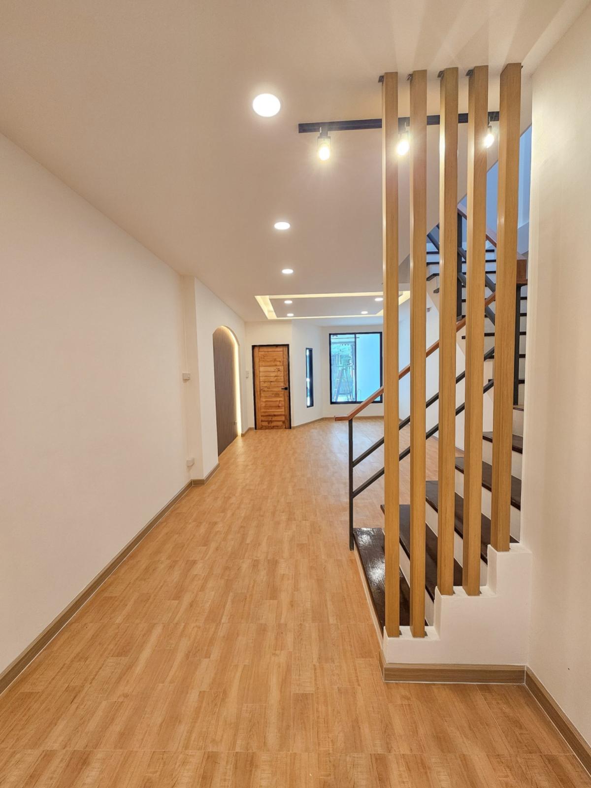 ขายทาวน์โฮมวิภาวดี ดอนเมือง หลักสี่ : ขายทาวน์เฮ้าส์/ทาวน์โฮม  บ้านอยู่เจริญเปรมประชา รีโนเวทใหม่ หลักหก เมืองปทุมธานี ปทุมธานี CX-141144