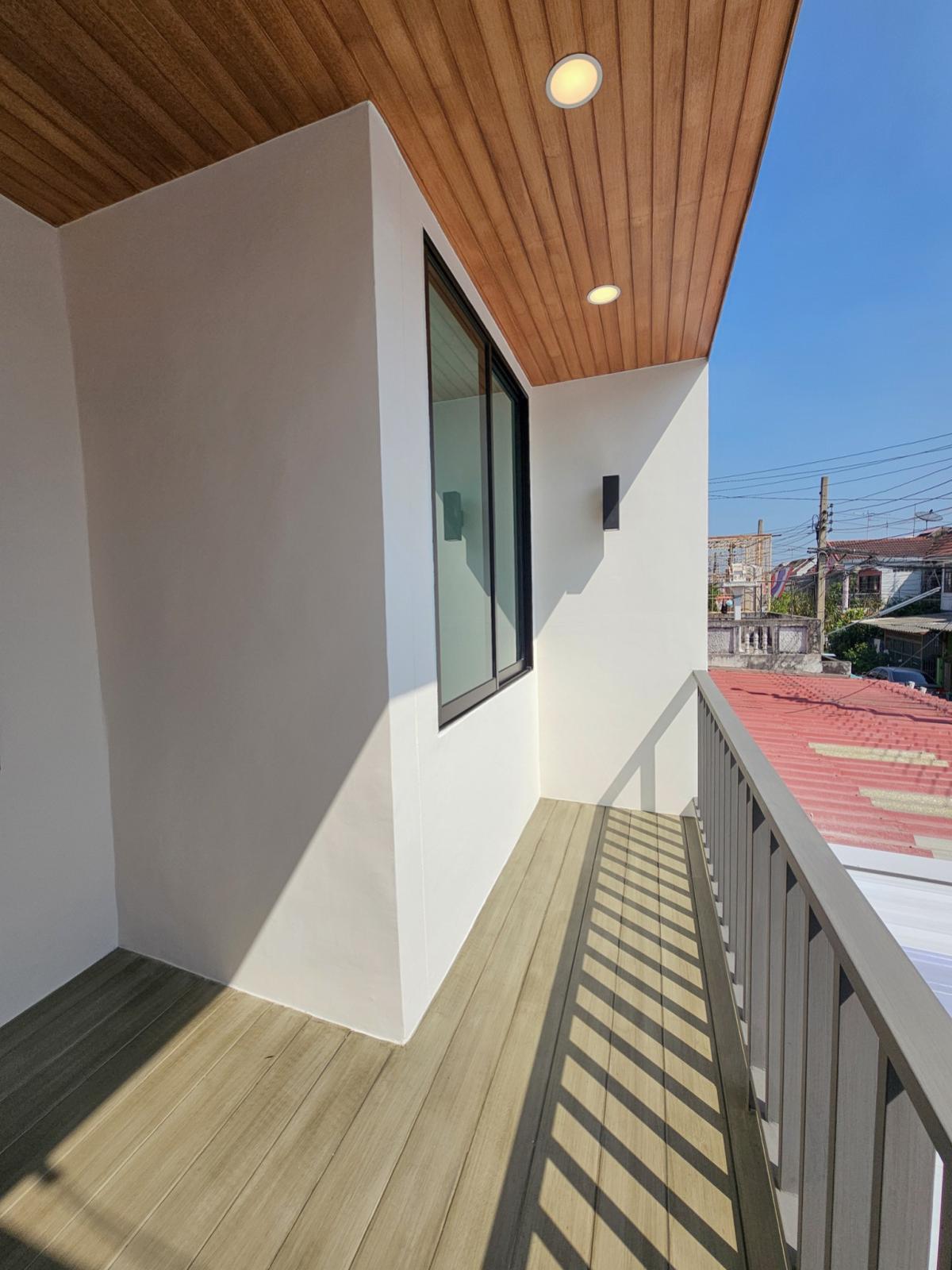 ขายทาวน์โฮมวิภาวดี ดอนเมือง หลักสี่ : ขายทาวน์เฮ้าส์/ทาวน์โฮม  บ้านอยู่เจริญเปรมประชา รีโนเวทใหม่ หลักหก เมืองปทุมธานี ปทุมธานี CX-141144