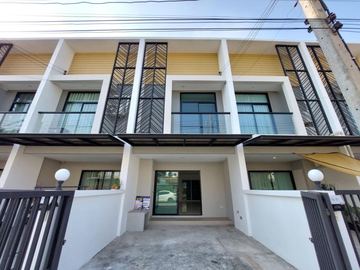 For SaleTownhomeVipawadee, Don Mueang, Lak Si : For Sale Townhouse/Townhome  , Merit Place Donmuang , Si Kan , Don Mueang , Bangkok , CX-150556