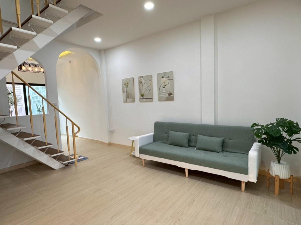 ขายทาวน์โฮมรัชดา ห้วยขวาง : ขายทาวน์เฮ้าส์/ทาวน์โฮม  หมู่บ้าน พุ่มอุไร รีโนเวทใหม่ MRT-สุทธิสาร สามเสนนอก เขต ห้วยขวาง กรุงเทพ CX-150475