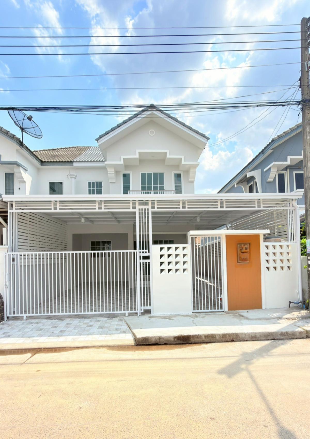 For SaleTownhomePathum Thani,Rangsit, Thammasat : For Sale Townhouse/Townhome  , Lully Ville Lumlukka Khlong 3 , newly renovated , Lat Sawai , Lam Luk Ka , Pathum Thani , CX-150392
