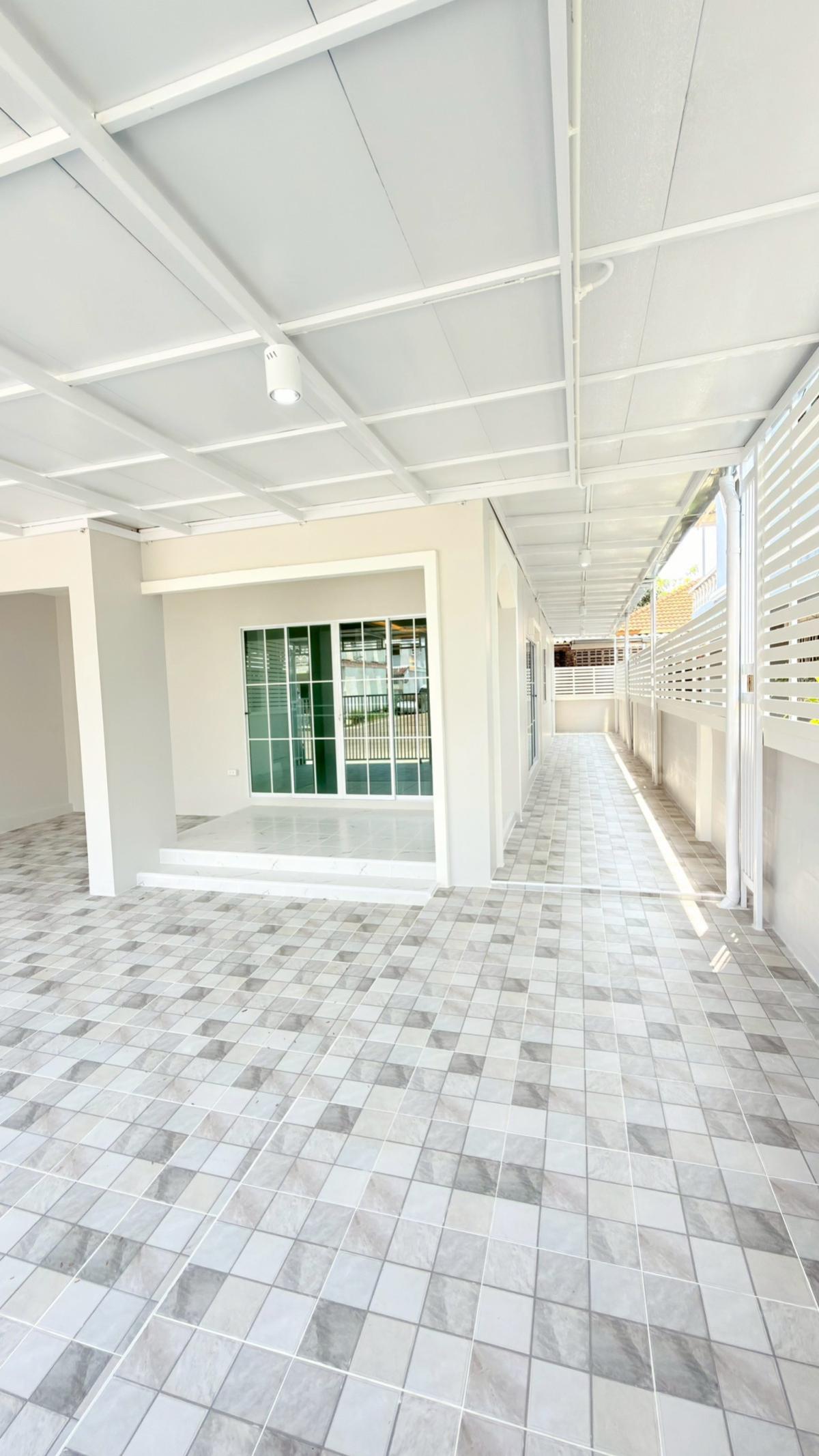 For SaleTownhomePathum Thani,Rangsit, Thammasat : For Sale Townhouse/Townhome  , Lully Ville Lumlukka Khlong 3 , newly renovated , Lat Sawai , Lam Luk Ka , Pathum Thani , CX-150392