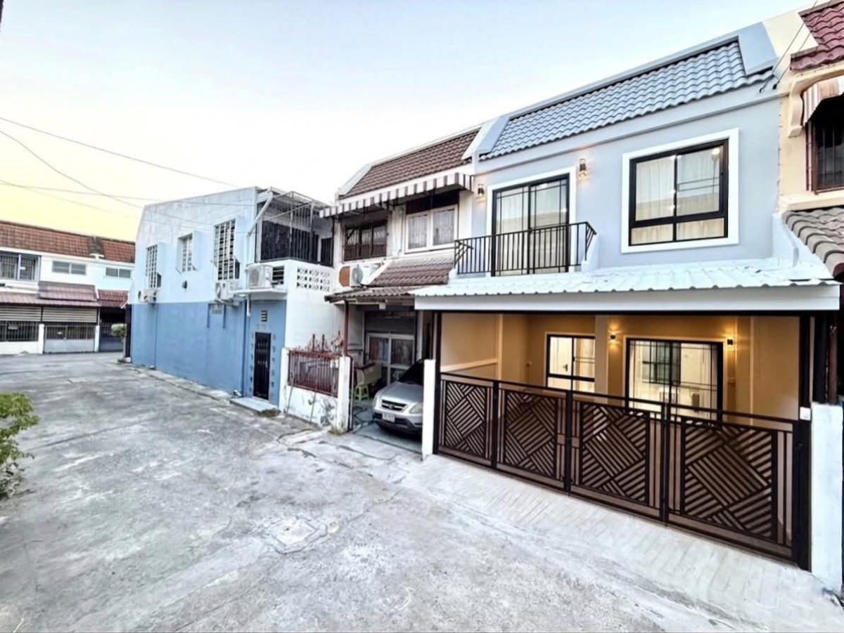 For SaleTownhomePinklao, Charansanitwong : For Sale Two - 2 townhouse Charan 23 Bangkok Noi Bangkok. , Bang Khun Si , Bangkok Noi , Bangkok , CX-150284