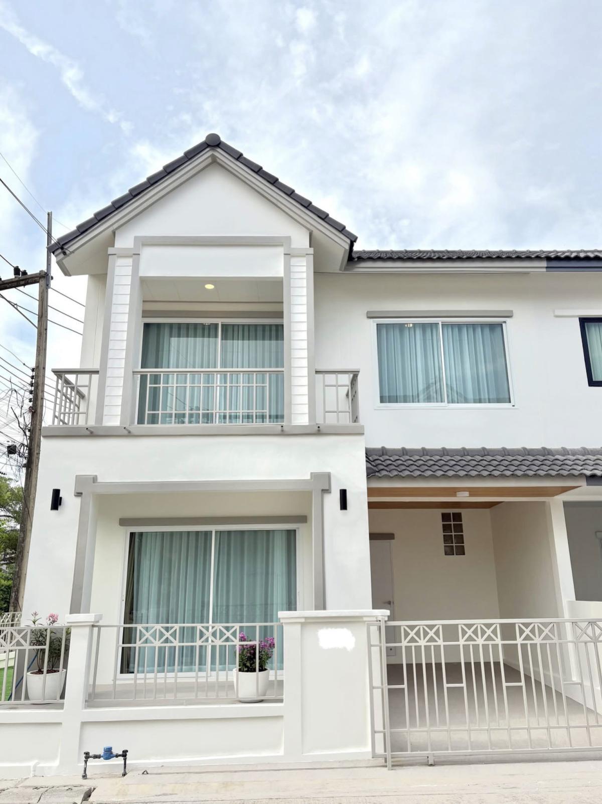 For SaleTownhomePathum Thani,Rangsit, Thammasat : For Sale Townhouse/Townhome  , Baan Fah Piyarom Ruean long , corner unit , newly renovated , BTS-Khu Khot , Khu Khot , Lam Luk Ka , Pathum Thani , CX-150143
