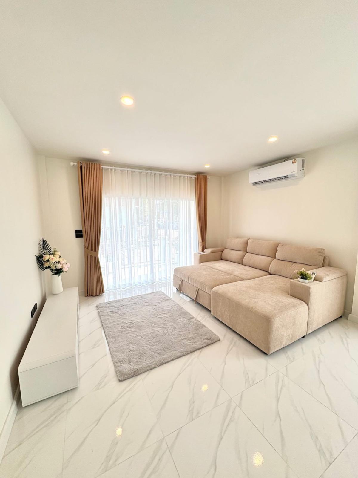 For SaleTownhomePathum Thani,Rangsit, Thammasat : For Sale Townhouse/Townhome  , Baan Fah Piyarom Ruean long , corner unit , newly renovated , BTS-Khu Khot , Khu Khot , Lam Luk Ka , Pathum Thani , CX-150143