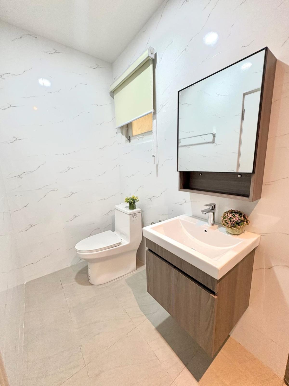 For SaleTownhomePathum Thani,Rangsit, Thammasat : For Sale Townhouse/Townhome  , Baan Fah Piyarom Ruean long , corner unit , newly renovated , BTS-Khu Khot , Khu Khot , Lam Luk Ka , Pathum Thani , CX-150143