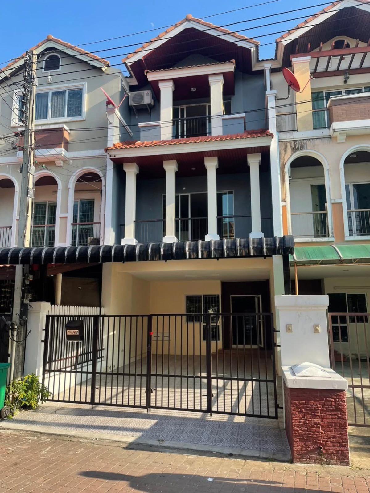 For SaleTownhomePathum Thani,Rangsit, Thammasat : For Sale Townhouse/Townhome  , Baan Pumarin Rangsit , wide frontage , Khu Khot , Lam Luk Ka , Pathum Thani , CX-150216