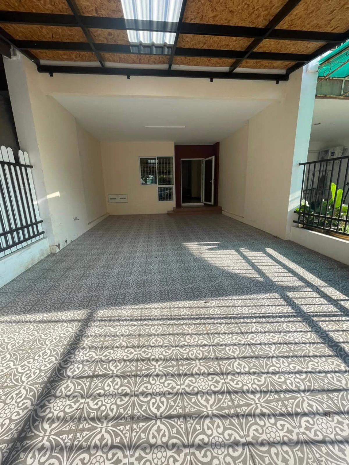For SaleTownhomePathum Thani,Rangsit, Thammasat : For Sale Townhouse/Townhome  , Baan Pumarin Rangsit , wide frontage , Khu Khot , Lam Luk Ka , Pathum Thani , CX-150216