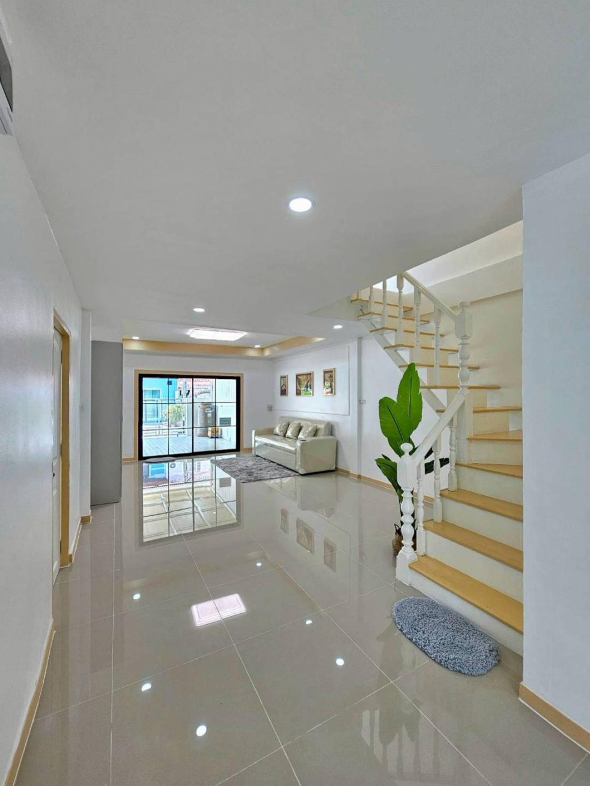 ขายทาวน์โฮมนนทบุรี บางใหญ่ บางบัวทอง : ขายทาวน์เฮ้าส์/ทาวน์โฮม  บ้านบัวทอง 2 รีโนเวทใหม่ บางรักพัฒนา บางบัวทอง นนทบุรี CX-150123