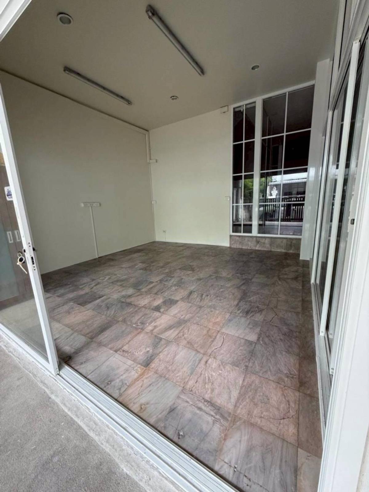 ขายทาวน์โฮมเลียบทางด่วนรามอินทรา : ขายทาวน์เฮ้าส์/ทาวน์โฮม  ศรีวรา ทาวน์อินทาวน์ พลับพลา เขต วังทองหลาง กรุงเทพ CX-150121