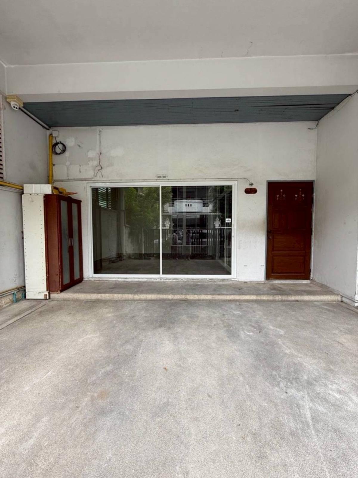 ขายทาวน์โฮมเลียบทางด่วนรามอินทรา : ขายทาวน์เฮ้าส์/ทาวน์โฮม  ศรีวรา ทาวน์อินทาวน์ พลับพลา เขต วังทองหลาง กรุงเทพ CX-150121