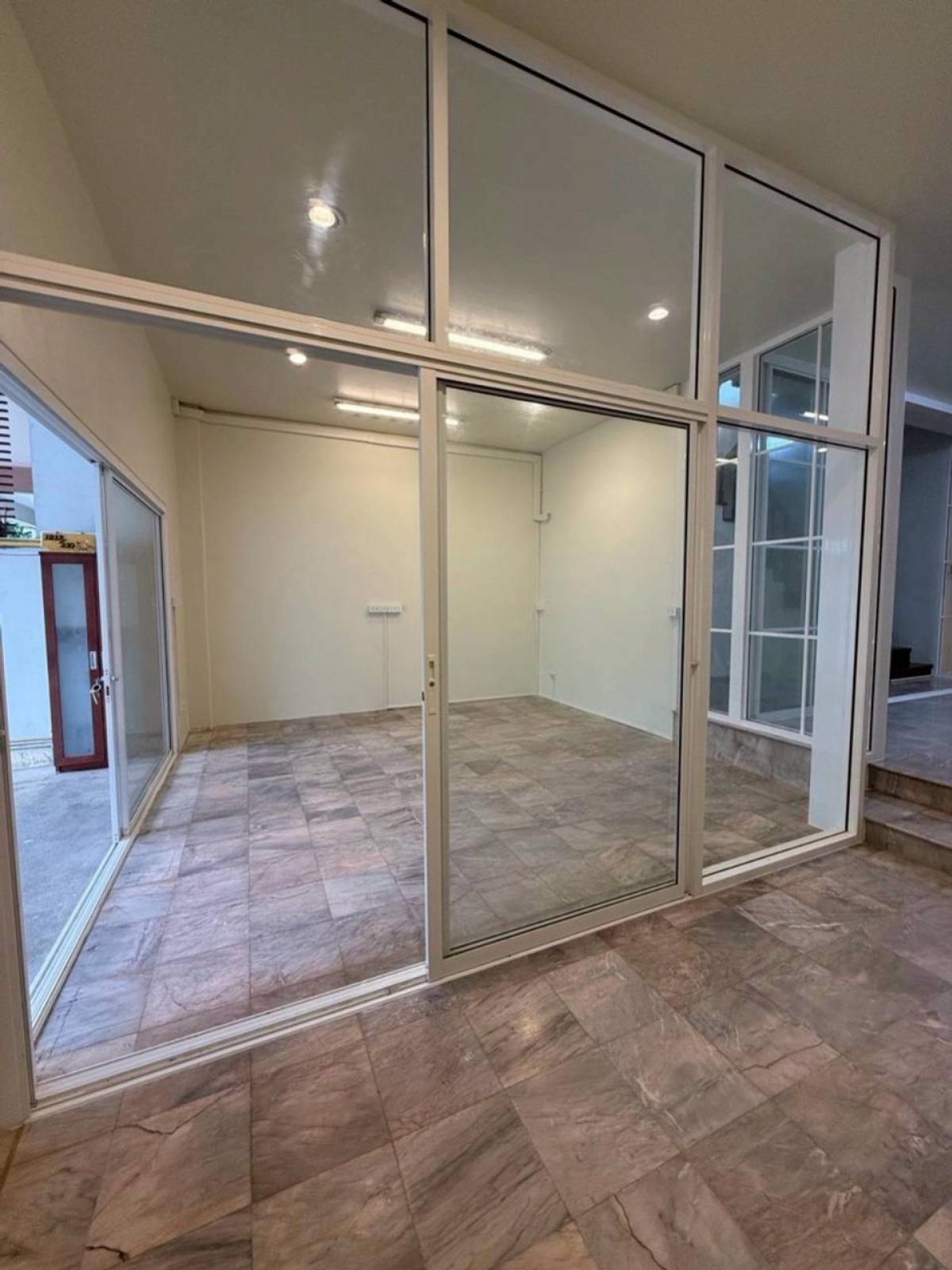 ขายทาวน์โฮมเลียบทางด่วนรามอินทรา : ขายทาวน์เฮ้าส์/ทาวน์โฮม  ศรีวรา ทาวน์อินทาวน์ พลับพลา เขต วังทองหลาง กรุงเทพ CX-150121