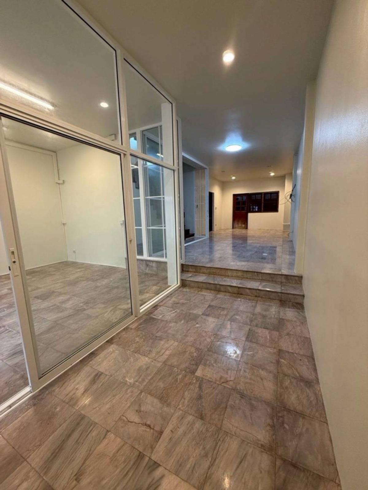 ขายทาวน์โฮมเลียบทางด่วนรามอินทรา : ขายทาวน์เฮ้าส์/ทาวน์โฮม  ศรีวรา ทาวน์อินทาวน์ พลับพลา เขต วังทองหลาง กรุงเทพ CX-150121