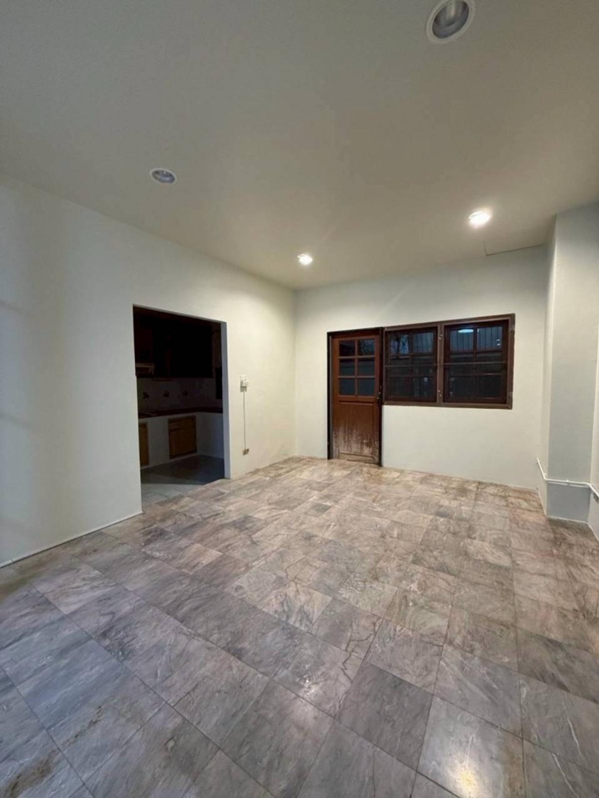 ขายทาวน์โฮมเลียบทางด่วนรามอินทรา : ขายทาวน์เฮ้าส์/ทาวน์โฮม  ศรีวรา ทาวน์อินทาวน์ พลับพลา เขต วังทองหลาง กรุงเทพ CX-150121