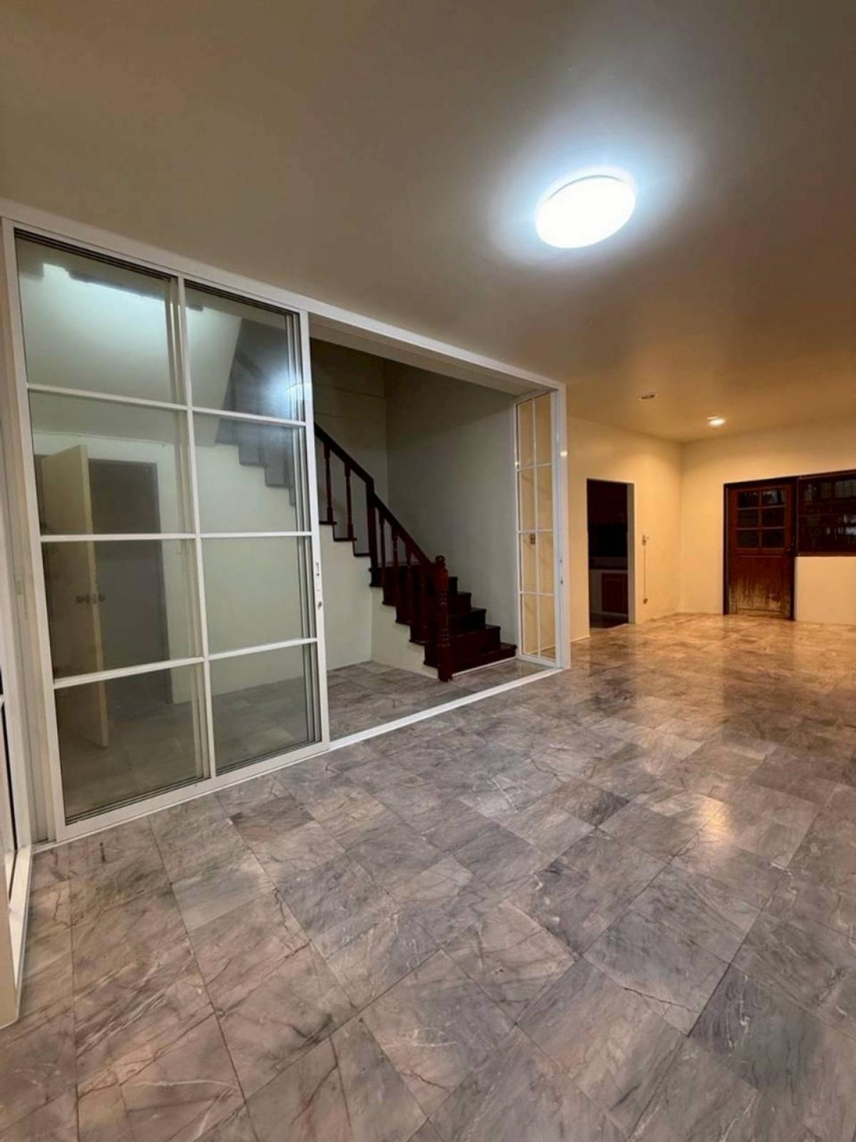 ขายทาวน์โฮมเลียบทางด่วนรามอินทรา : ขายทาวน์เฮ้าส์/ทาวน์โฮม  ศรีวรา ทาวน์อินทาวน์ พลับพลา เขต วังทองหลาง กรุงเทพ CX-150121