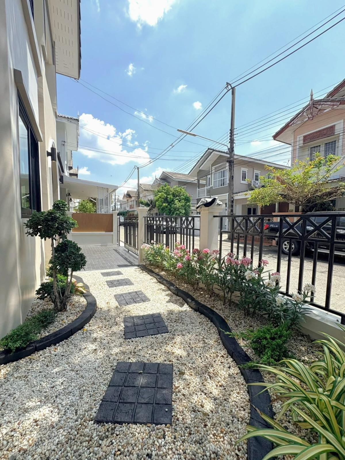 For SaleHousePathum Thani,Rangsit, Thammasat : For Sale House , Baan Fah Piyarom Pruekwana , Bueng Kham Phoi , Lam Luk Ka , Pathum Thani , CX-149979