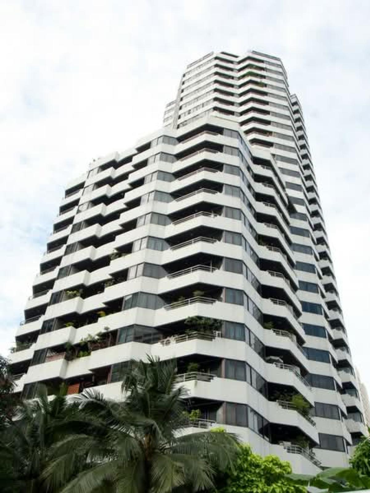 For RentCondoSukhumvit, Asoke, Thonglor : 30/03/2026, Luxury 3-Bed Condo at The Lakes – Prime Asoke Sukhumvit Location!
Spacious 145 sqm, Near Em Quartier, Only 100,000 THB/month! 0642748883