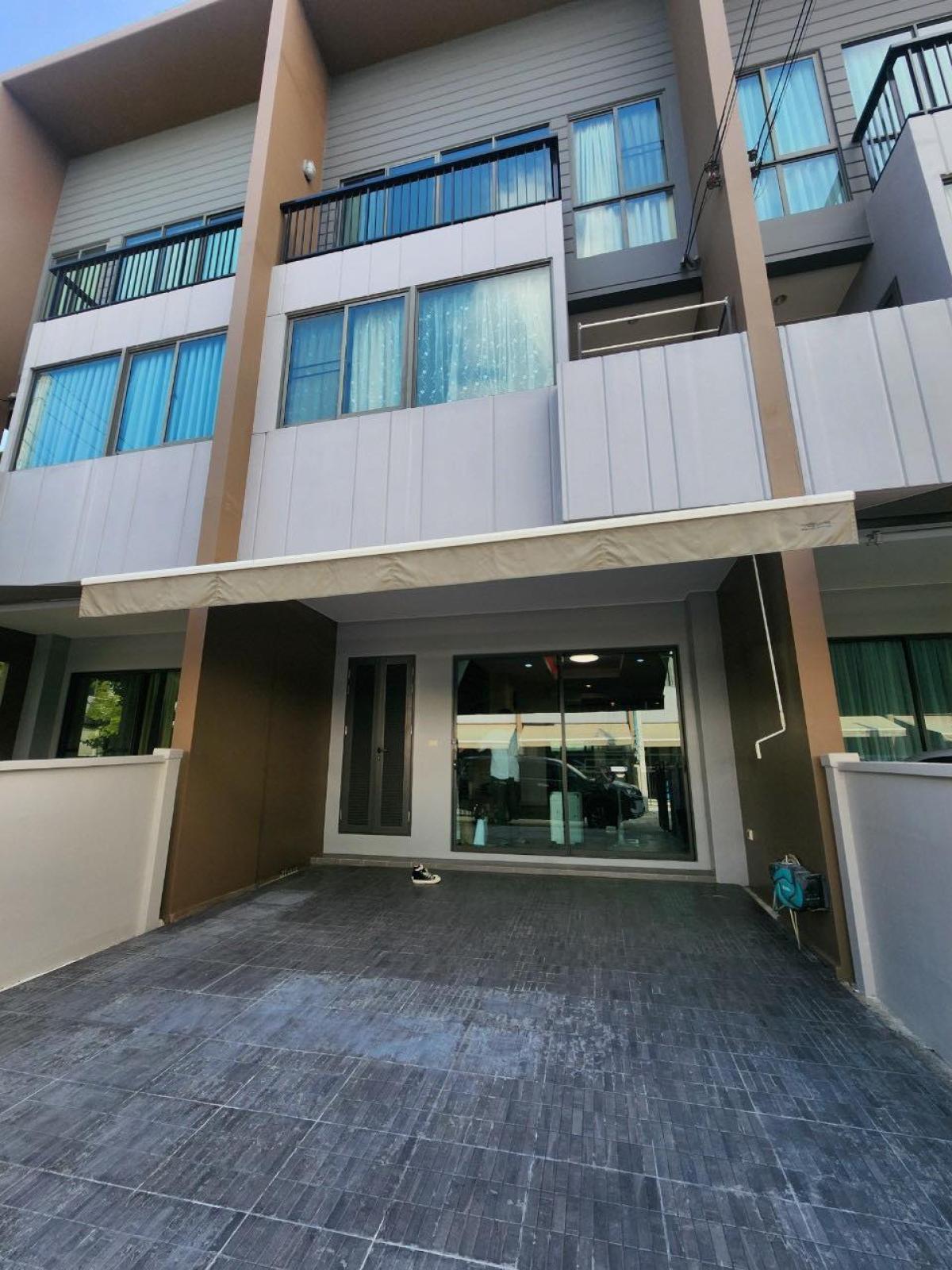 ให้เช่าทาวน์โฮมมีนบุรี-ร่มเกล้า : AB05682 - Baan Klang Muang Rama 9 - Krungthep Kreetha : บ้านกลางเมือง พระราม 9 - กรุงเทพกรีฑา : Baan Klang Muang Rama 9 - Krungthep Kreetha : บ้านกลางเมือง พระราม 9 - กรุงเทพกรีฑา - #Rama9 #BrightonCollegeBangkok #WellingtonCollegeBangkok  #KrungthepKreet