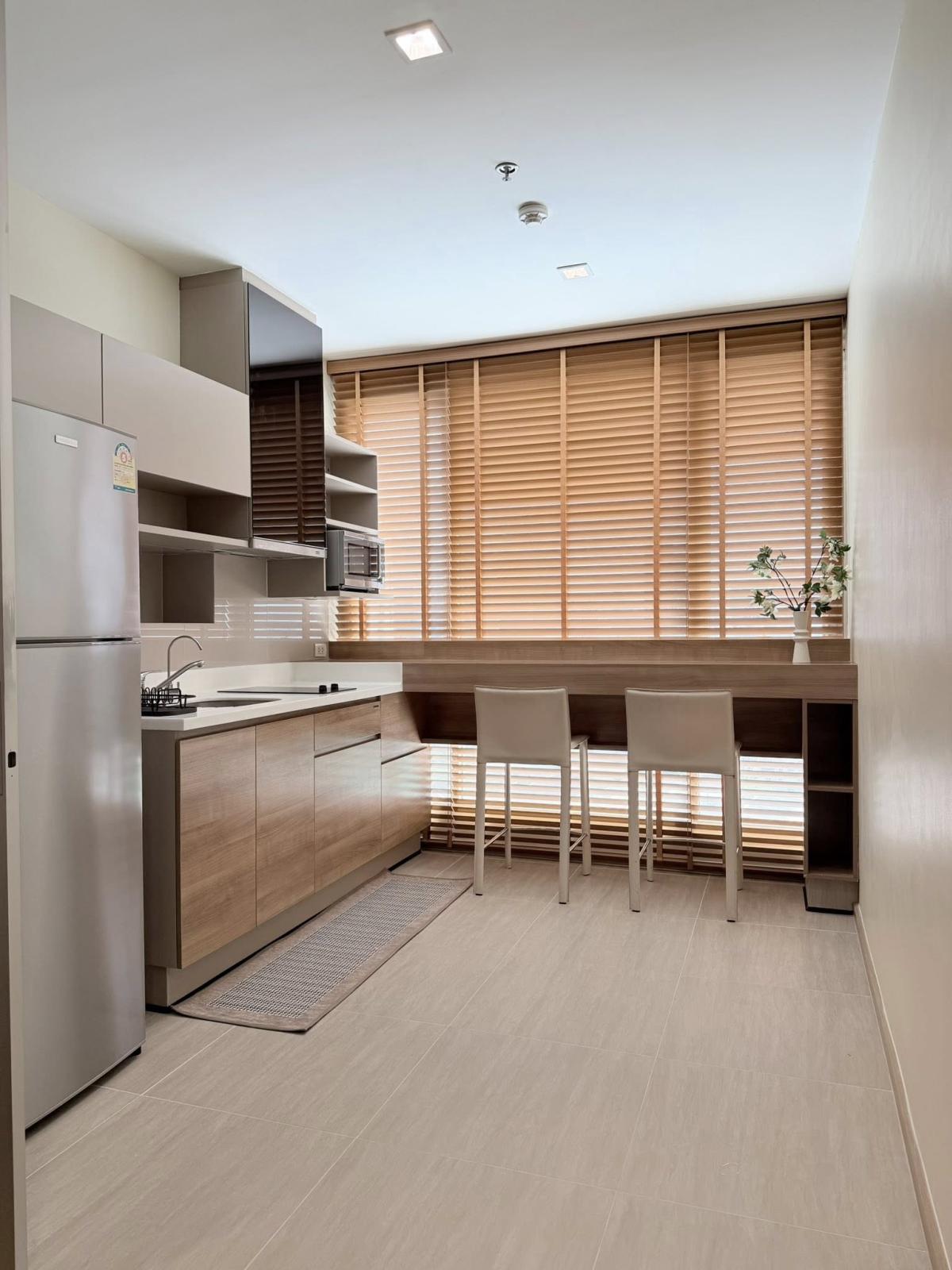 ให้เช่าคอนโดสะพานควาย จตุจักร : QR04137 - Rhythm Phahon - Ari :  ริธึ่ม พหลฯ - อารีย์ : Rhythm Phahon - Ari :  ริธึ่ม พหลฯ - อารีย์ - เป็น CBD หลักอีกหนึ่งที่ของกรุงเทพฯ การเดินทางสะดวกทั้งรถไฟฟ้าและรถส่วนตัว รายล้อมด้วยสิ่งอำนวยความสะดวก ทั้งแหล่งช้อปปิ้ง อาหารการกิน หรือโรงพยาบาล