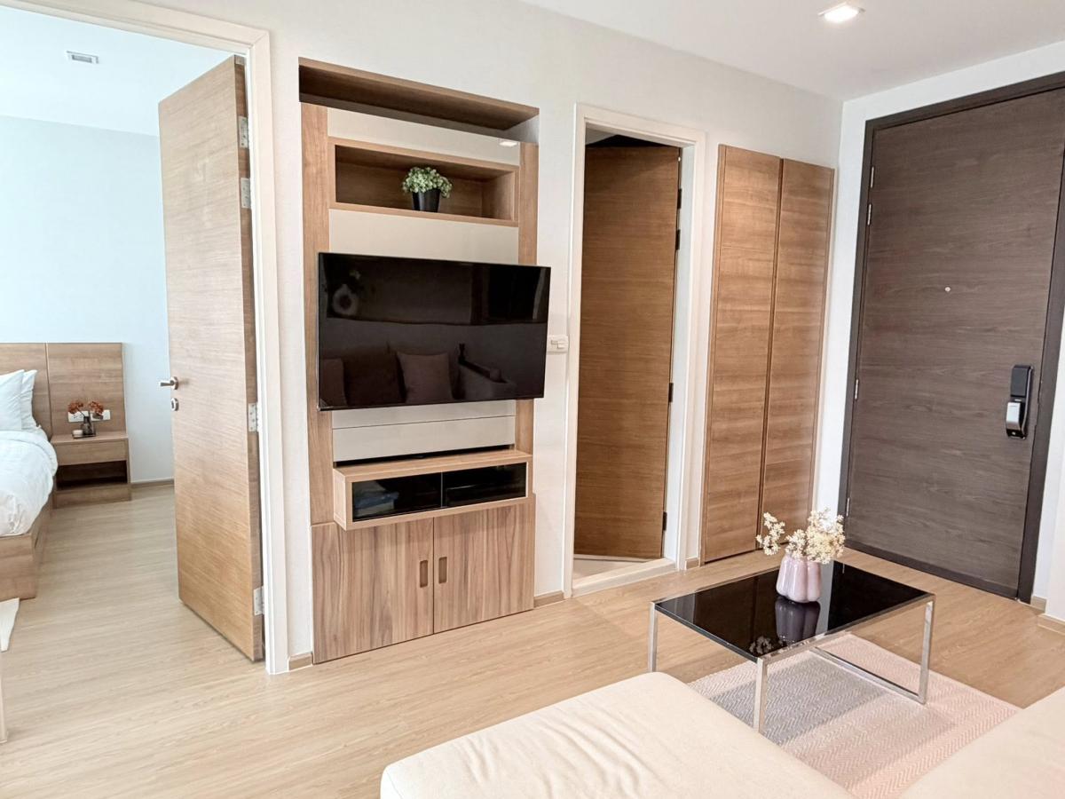 ให้เช่าคอนโดสะพานควาย จตุจักร : QR04137 - Rhythm Phahon - Ari :  ริธึ่ม พหลฯ - อารีย์ : Rhythm Phahon - Ari :  ริธึ่ม พหลฯ - อารีย์ - เป็น CBD หลักอีกหนึ่งที่ของกรุงเทพฯ การเดินทางสะดวกทั้งรถไฟฟ้าและรถส่วนตัว รายล้อมด้วยสิ่งอำนวยความสะดวก ทั้งแหล่งช้อปปิ้ง อาหารการกิน หรือโรงพยาบาล