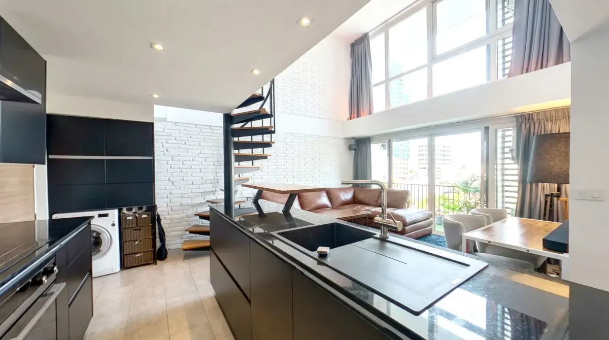 ให้เช่าคอนโดสุขุมวิท อโศก ทองหล่อ : DLV Thong Lor 2 bedroom duplex condo for rent