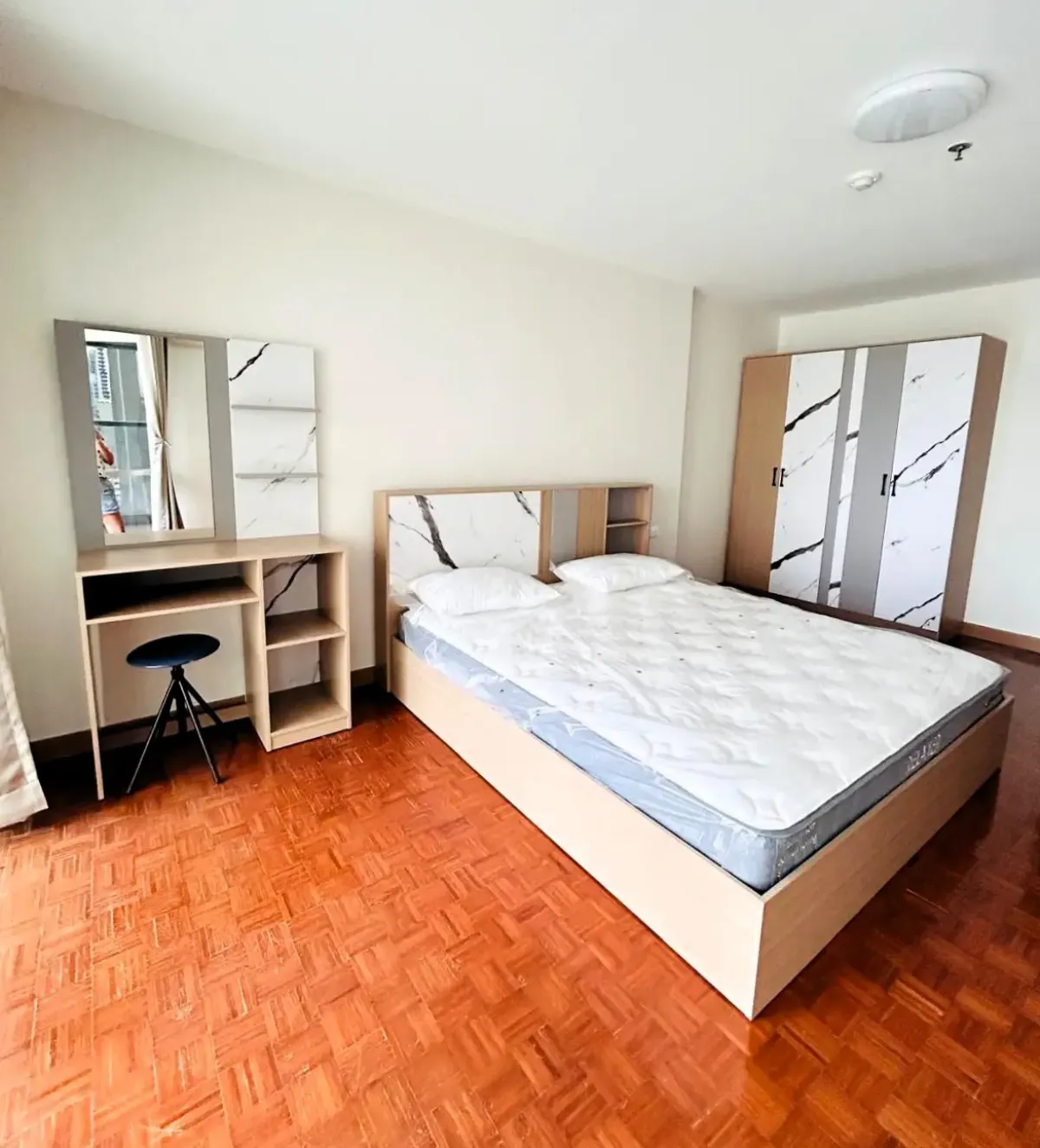 ให้เช่าคอนโดนานา : Sukhumvit Suite 1 bedroom condo for rent