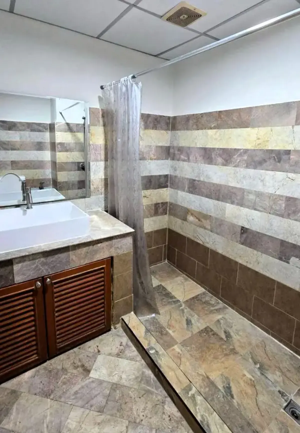 ให้เช่าคอนโดนานา : Sukhumvit Suite 1 bedroom condo for rent