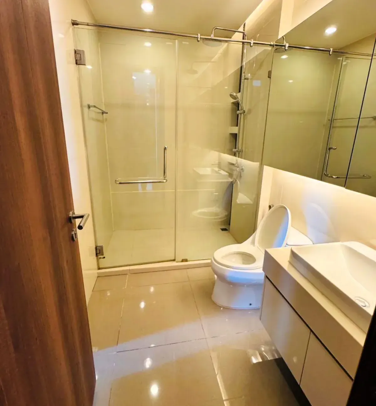 For RentCondoSathorn, Narathiwat : Menam Residence 1 bedroom condo for rent