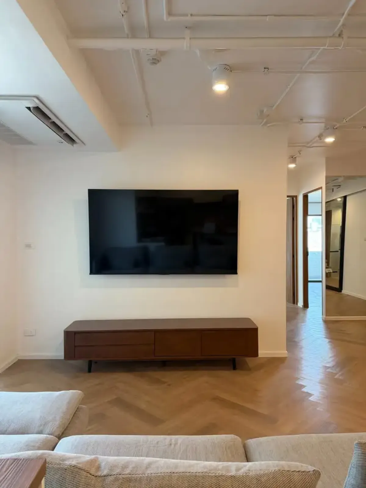 ให้เช่าคอนโดสุขุมวิท อโศก ทองหล่อ : Richmond Palace 3 bedroom renovated condo for rent