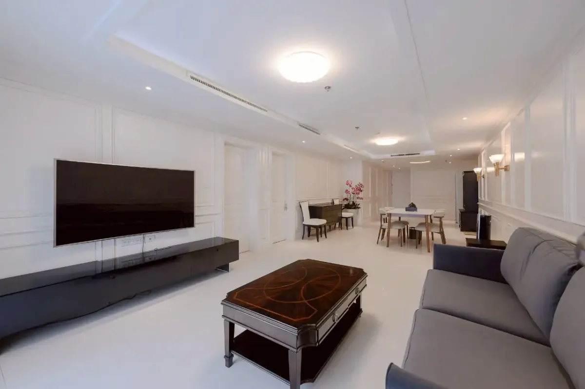 ให้เช่าคอนโดนานา : The Oleander 2 bedroom condo for rent