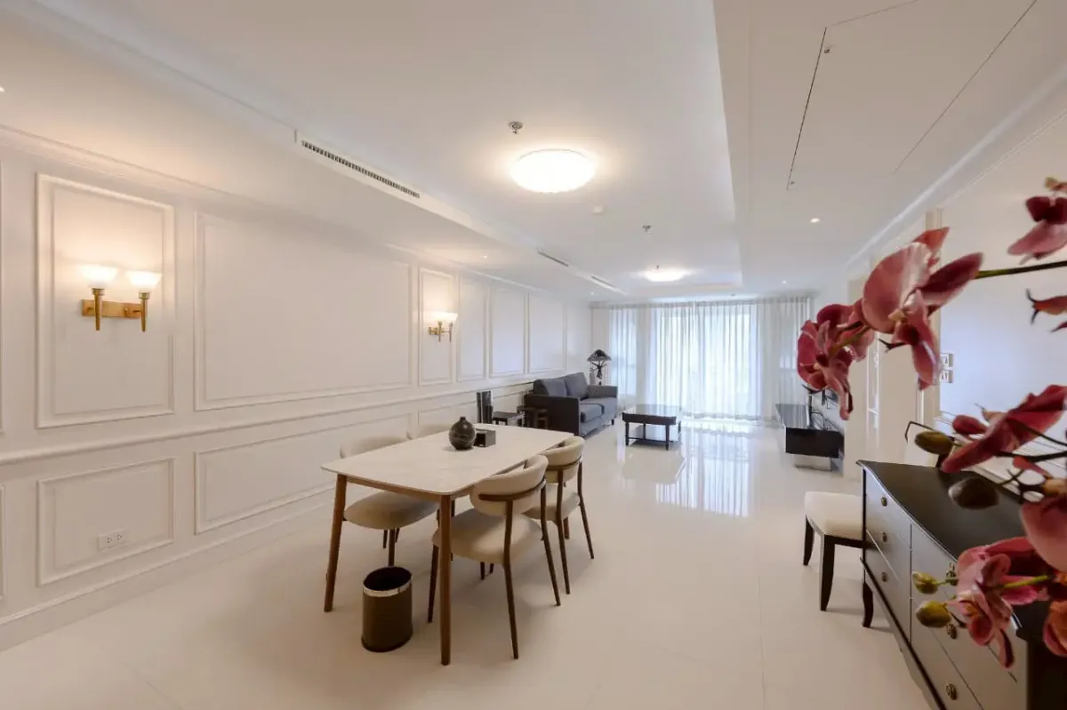 ให้เช่าคอนโดนานา : The Oleander 2 bedroom condo for rent