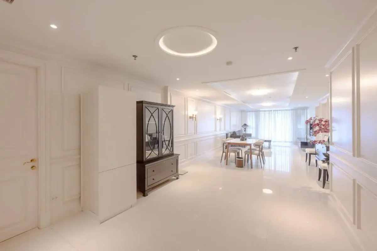 ให้เช่าคอนโดนานา : The Oleander 2 bedroom condo for rent