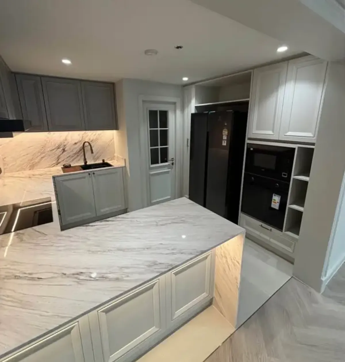 ให้เช่าคอนโดวิทยุ ชิดลม หลังสวน : All Seasons Mansion 3 bedroom condo for rent