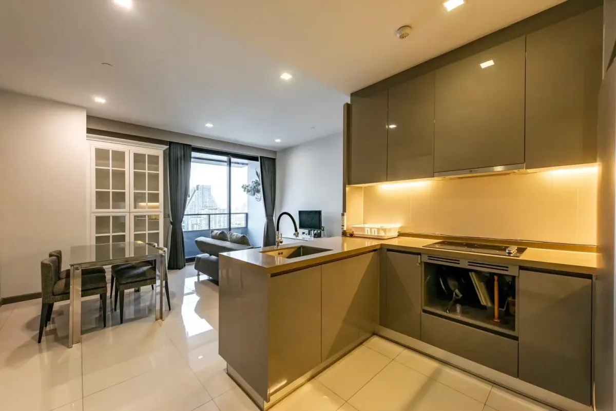 ให้เช่าคอนโดสีลม ศาลาแดง บางรัก : M Silom 2 bedroom pet friendly condo for rent