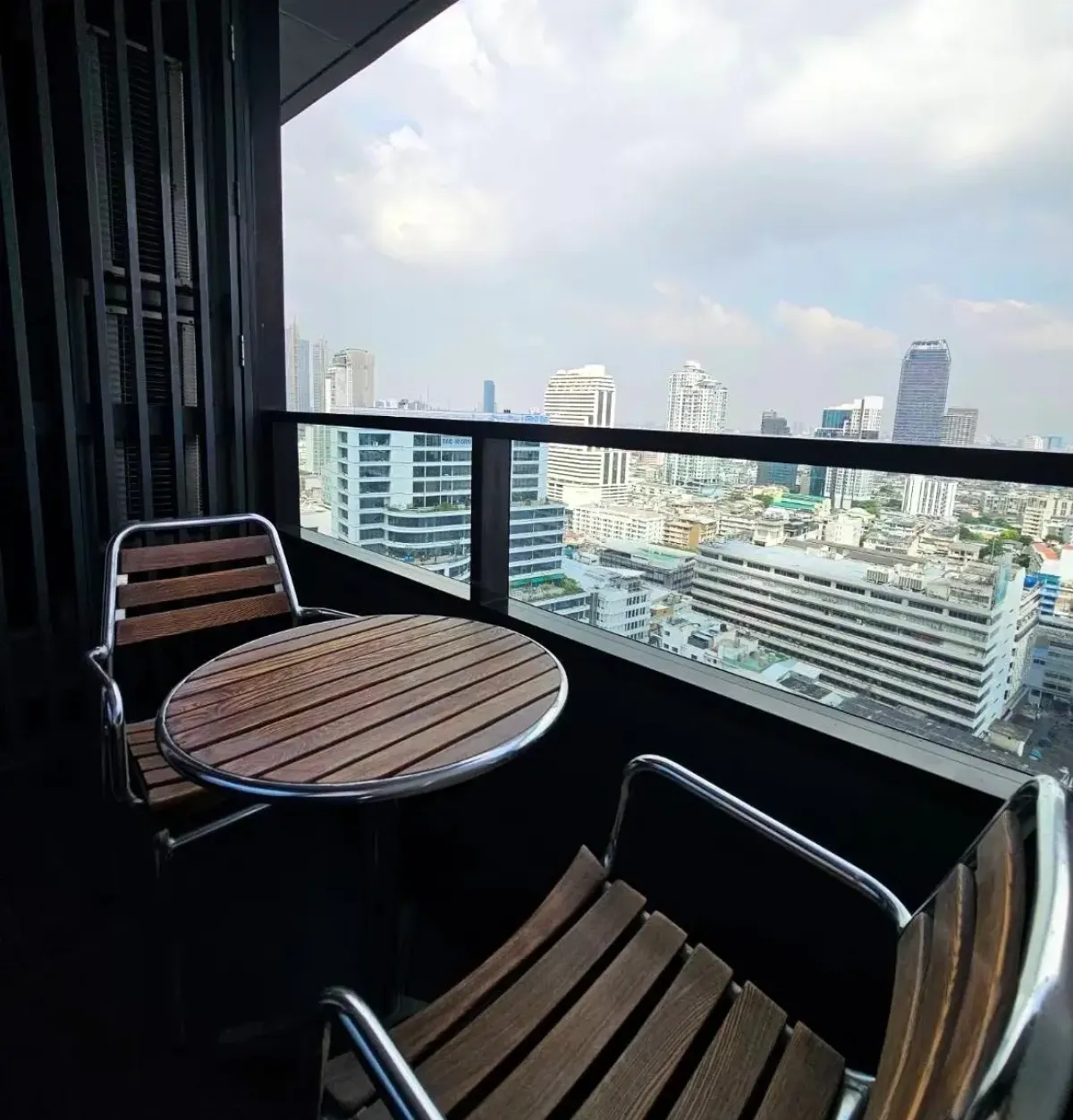ให้เช่าคอนโดสีลม ศาลาแดง บางรัก : M Silom 2 bedroom pet friendly condo for rent