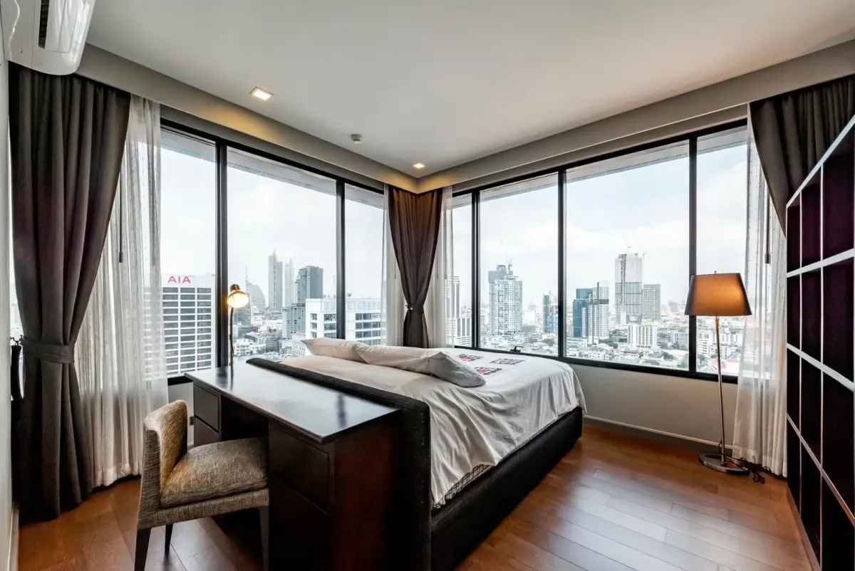 ให้เช่าคอนโดสีลม ศาลาแดง บางรัก : M Silom 2 bedroom pet friendly condo for rent