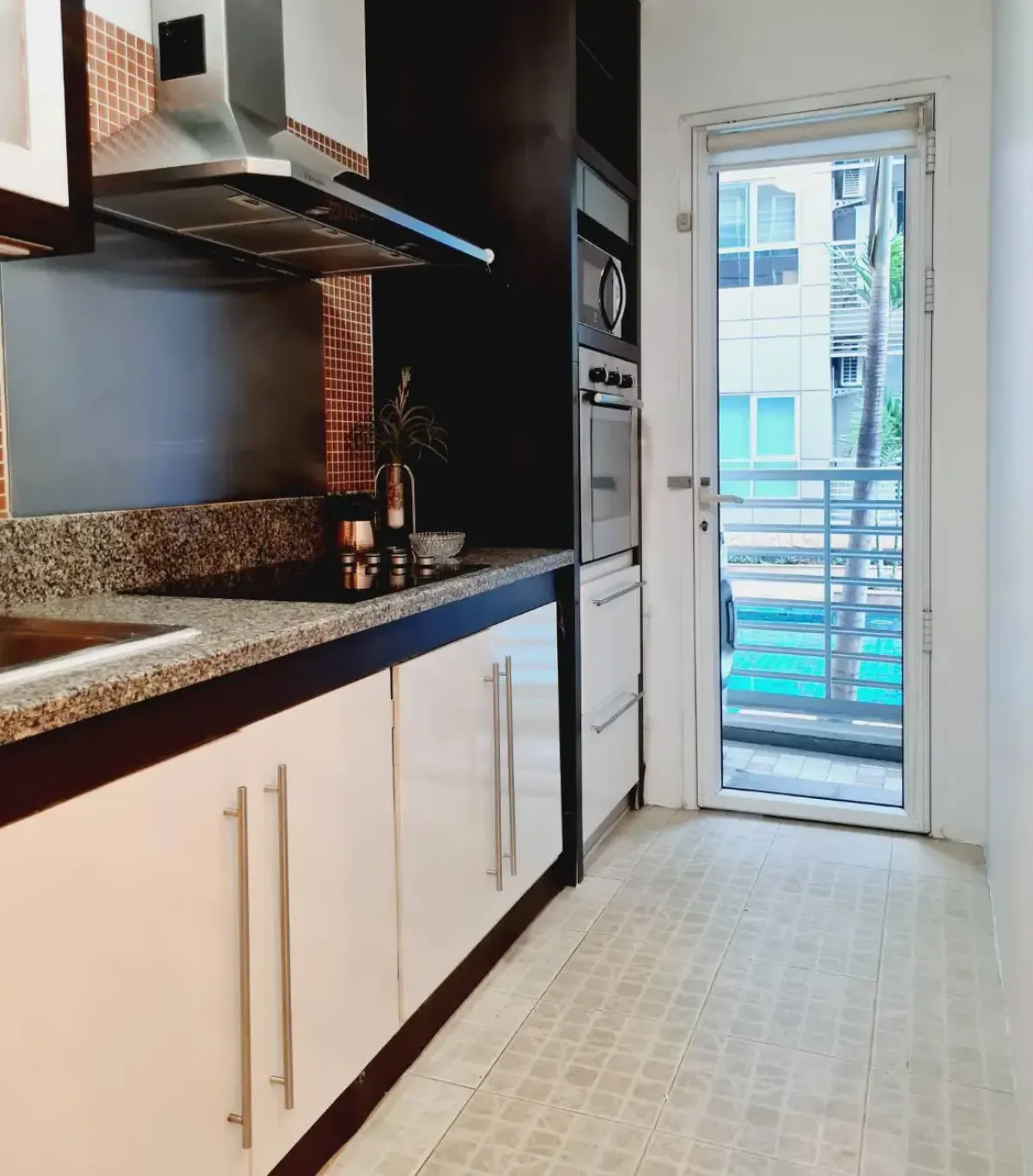 For RentCondoSukhumvit, Asoke, Thonglor : Avenue 61 Two bedroom condo for rent