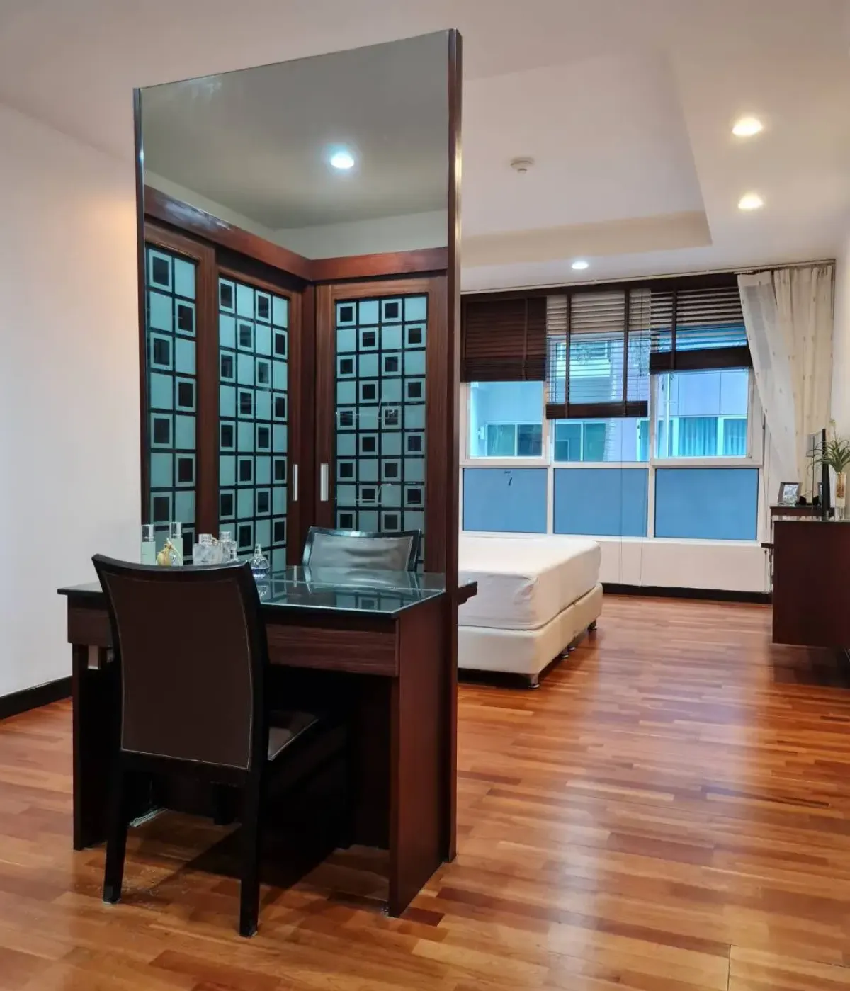 For RentCondoSukhumvit, Asoke, Thonglor : Avenue 61 Two bedroom condo for rent