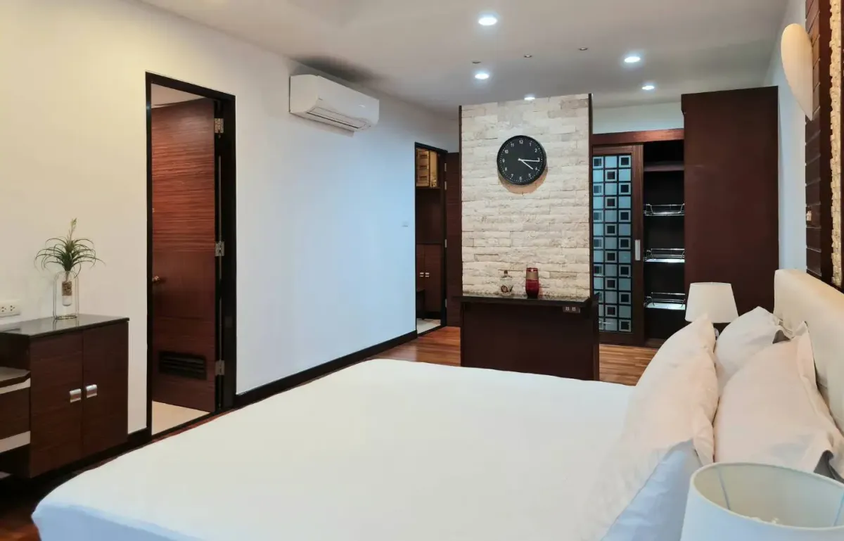For RentCondoSukhumvit, Asoke, Thonglor : Avenue 61 Two bedroom condo for rent