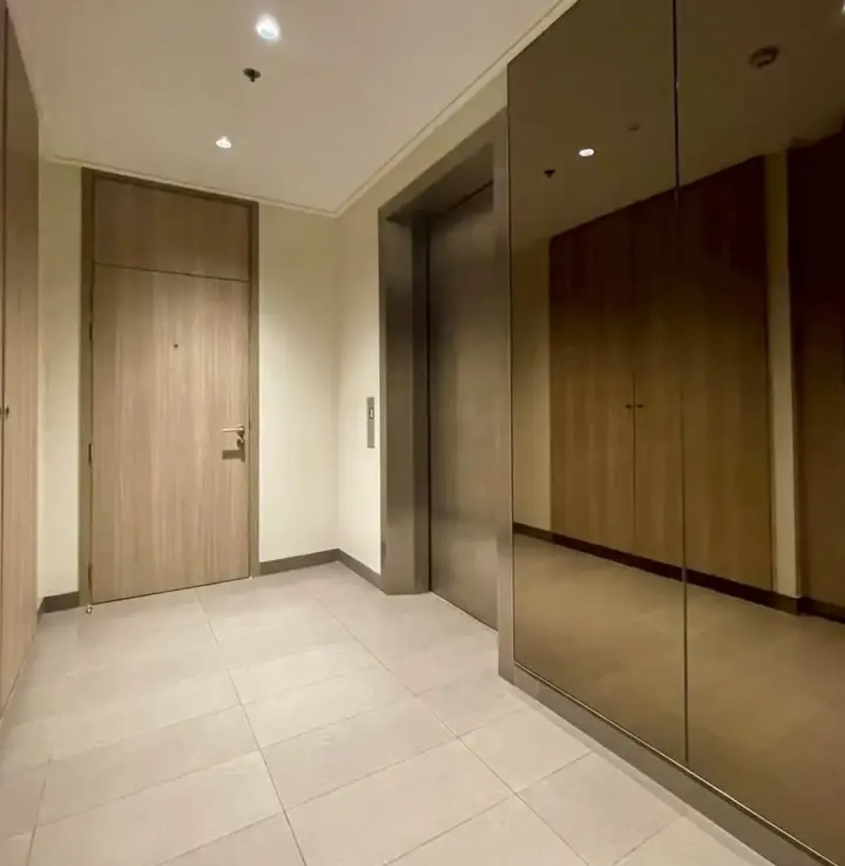 For RentCondoWitthayu, Chidlom, Langsuan, Ploenchit : Noble Ploenchit 3 bedroom condo for rent